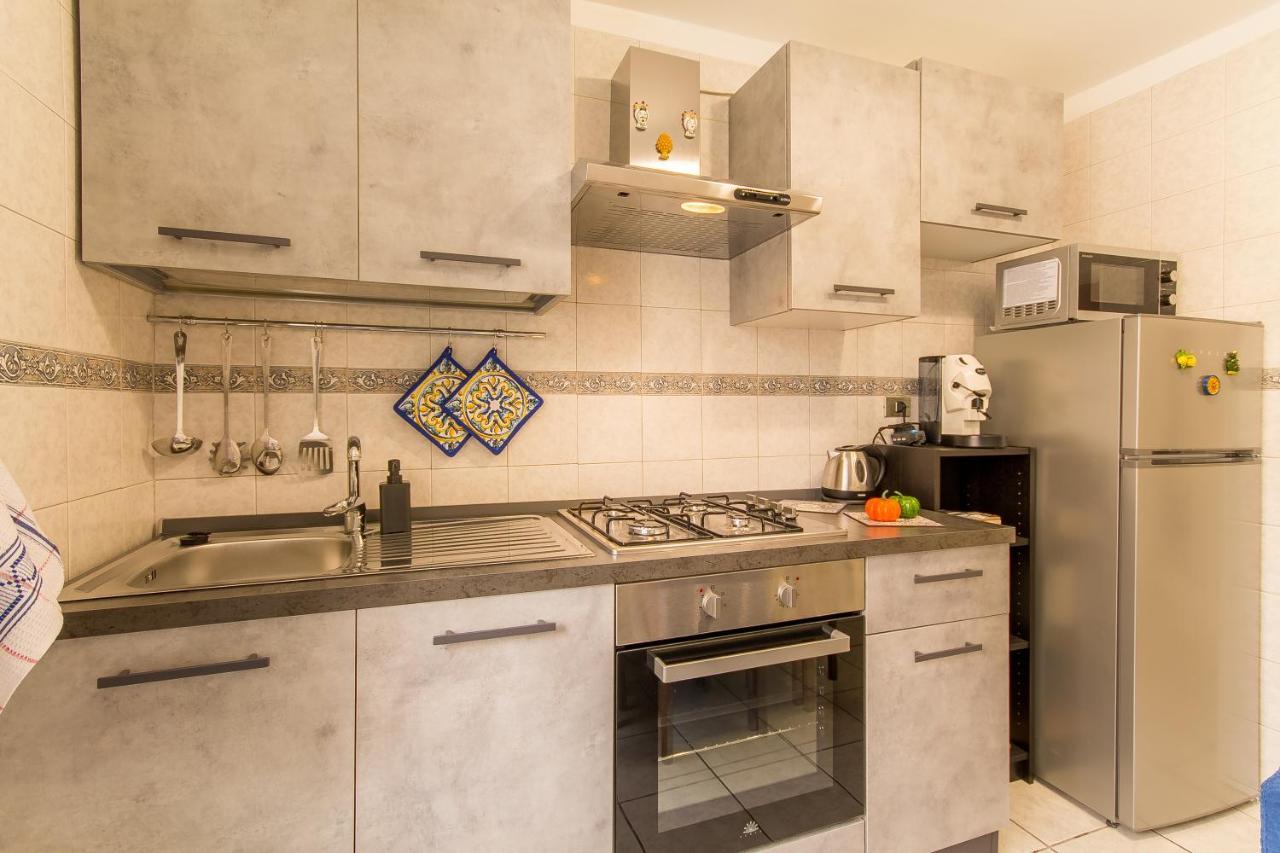 Sicula Home Few Minutes To Sea - Happy Rentals Catania Bagian luar foto