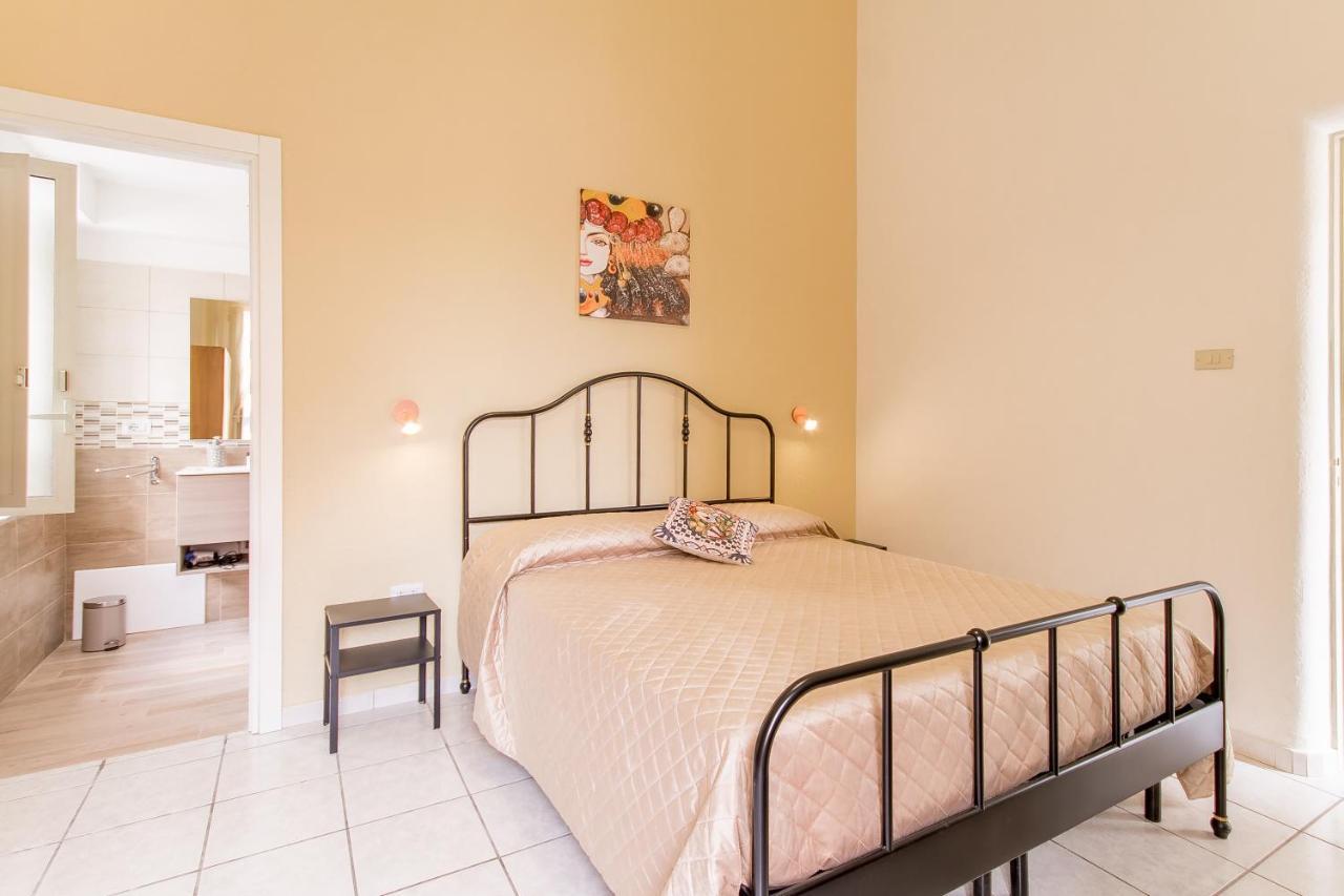 Sicula Home Few Minutes To Sea - Happy Rentals Catania Bagian luar foto
