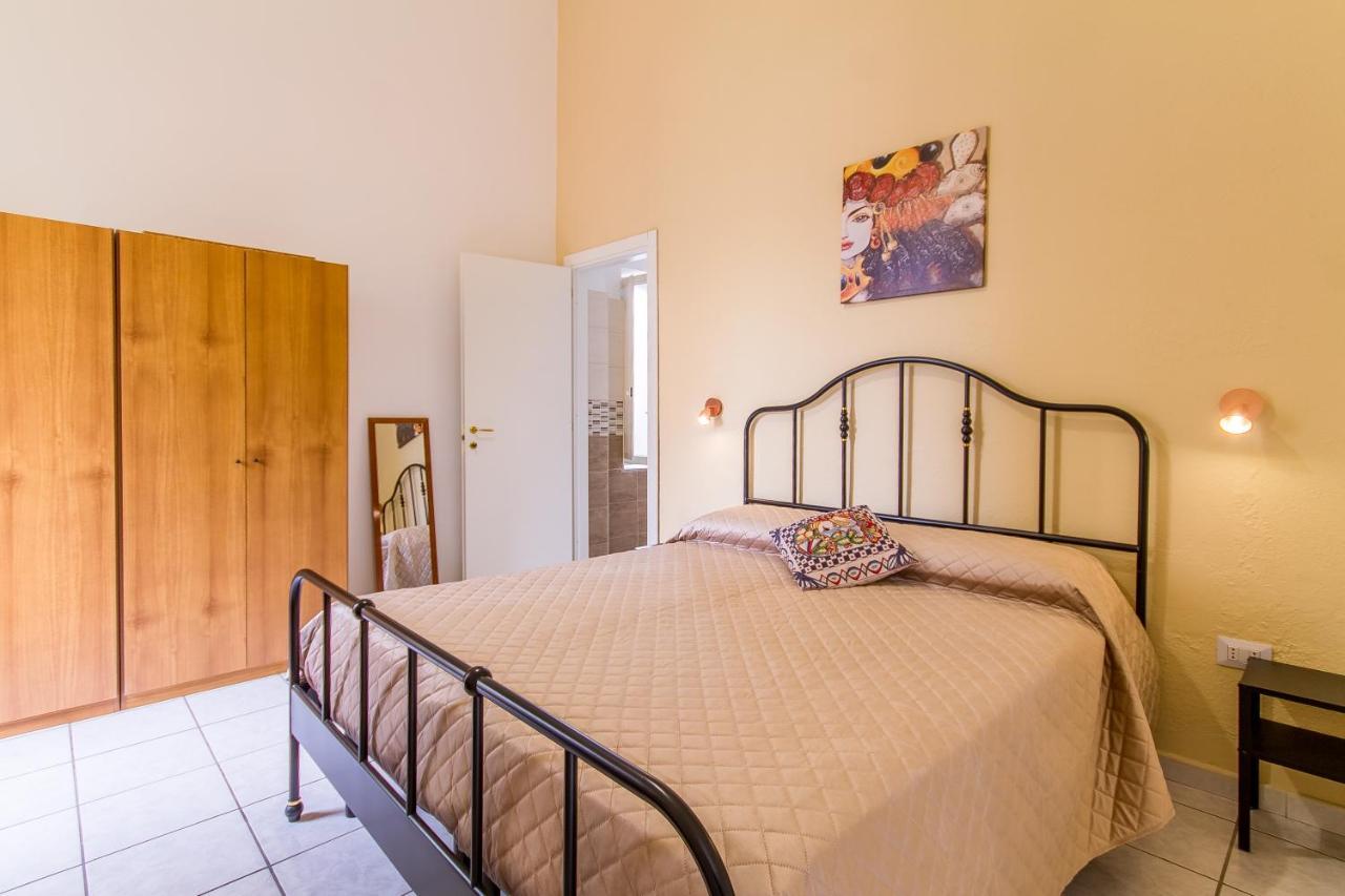 Sicula Home Few Minutes To Sea - Happy Rentals Catania Bagian luar foto