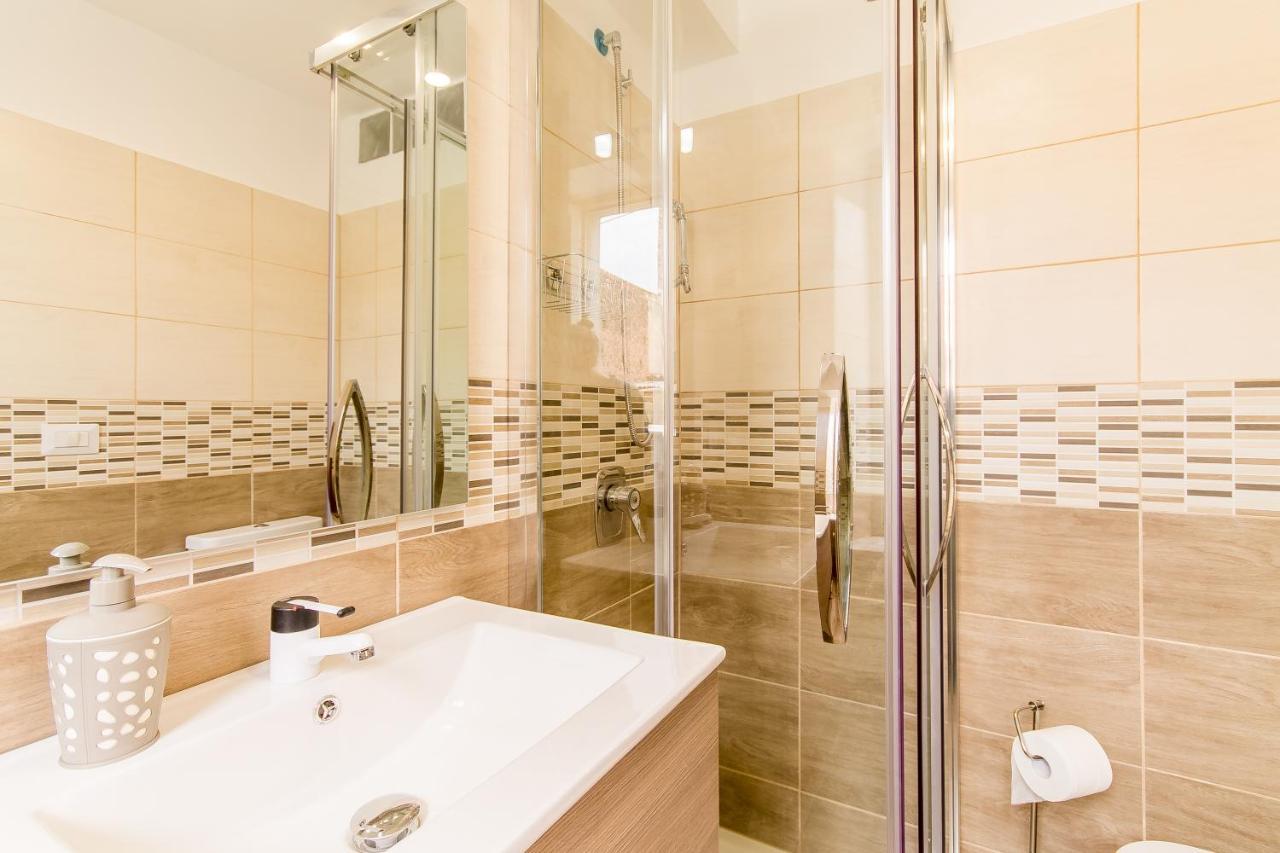 Sicula Home Few Minutes To Sea - Happy Rentals Catania Bagian luar foto